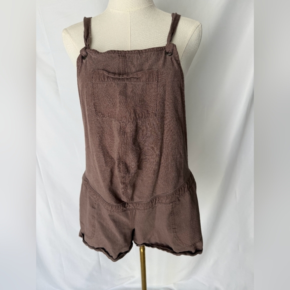 Isabel Maternity by Ingrid & Isabel Pants - Isabel Maternity Overall Romper Brown Size Small